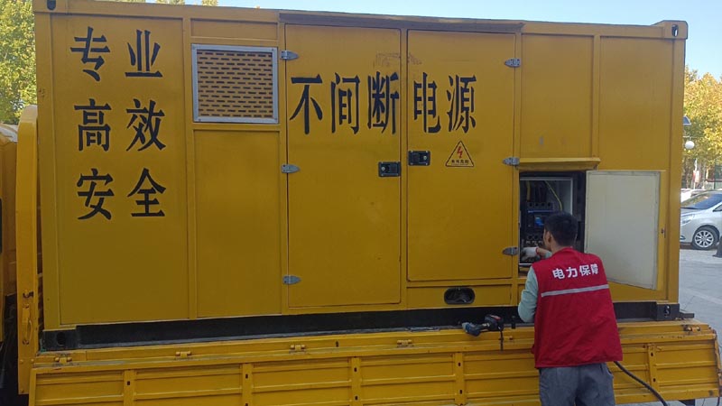 曹妃甸柴油发电机组和UPS电源配合使用时，如何避免切换过程中的电力中断？